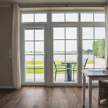 Meerblick Lemkenhafen Hotel Fehmarn