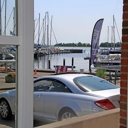 Meerblick Lemkenhafen Hotel