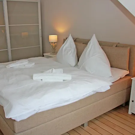 Hotel Meerblick Lemkenhafen