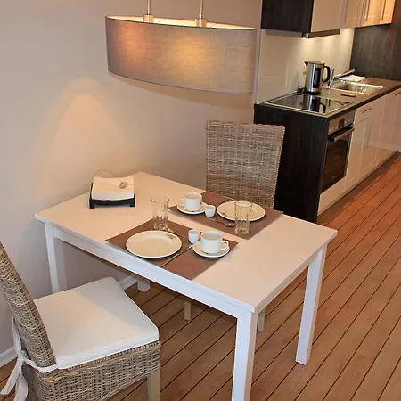 Meerblick Lemkenhafen Hotel 3*