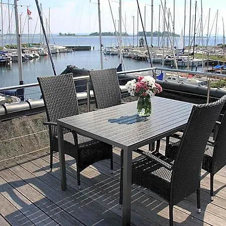 Hotel Meerblick Lemkenhafen 3*