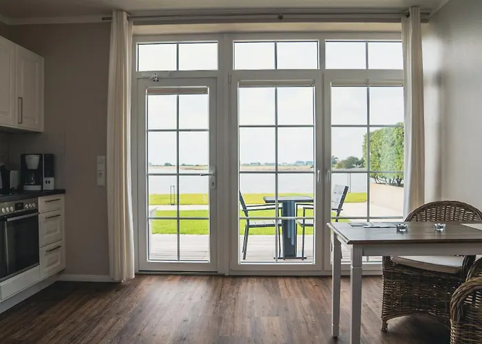 Meerblick Lemkenhafen Hotel Fehmarn