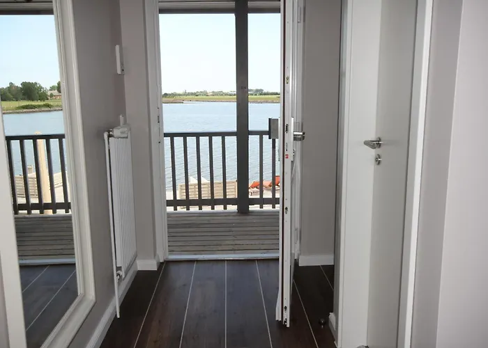 Meerblick Lemkenhafen Hotel 3*